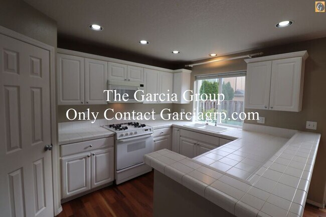 6034 Northeast Birch Street in Hillsboro, OR - Building Photo - Building Photo