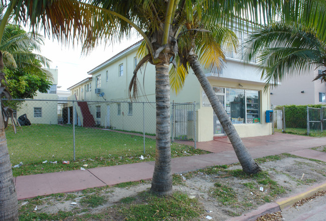 1943-1951 71st St in Miami Beach, FL - Building Photo - Building Photo