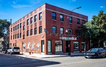 1640 N Damen Apartments in Chicago, IL - Building Photo - Building Photo