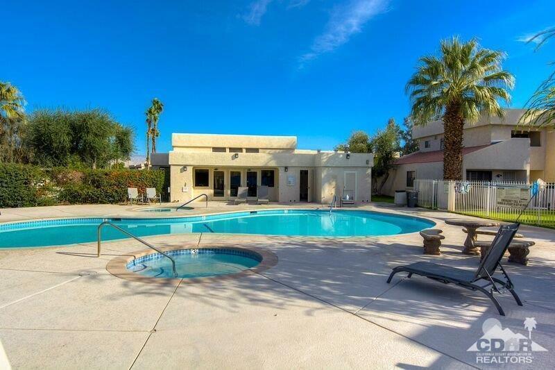 34404 Laura Way in Rancho Mirage, CA - Building Photo