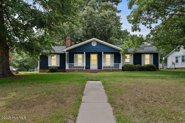 210 Stillwood Dr in Jacksonville, NC - Building Photo - Building Photo