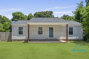 1612 Gordon Ave in Biloxi, MS - Building Photo