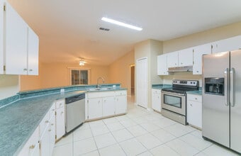 920 W Lake Cannon Dr NW in Winter Haven, FL - Building Photo - Building Photo