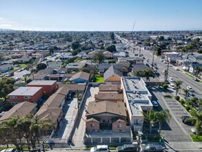 909 S Tamarind Ave in Compton, CA - Building Photo - Building Photo