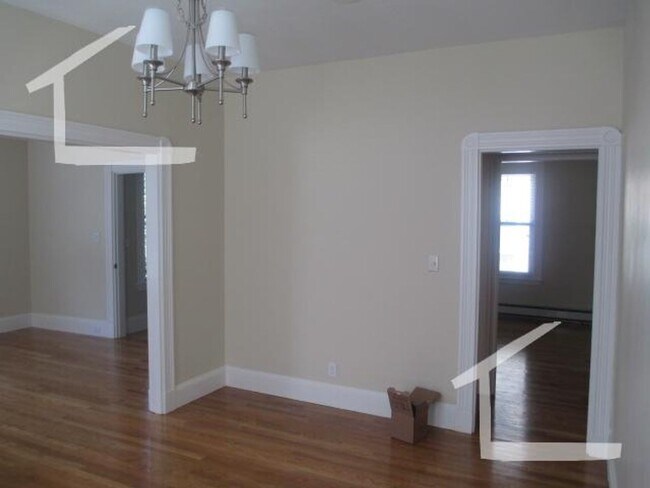 92 Surrey St in Boston, MA - Building Photo - Building Photo