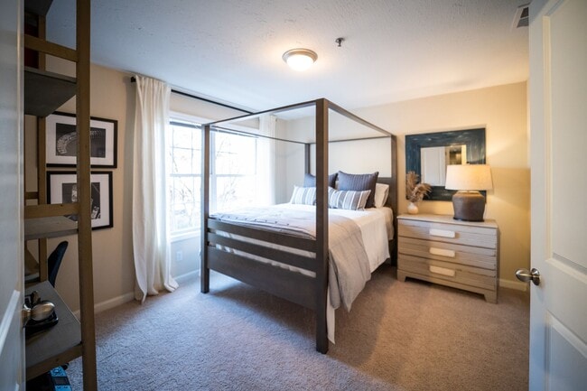 Kinstone Columns Drive