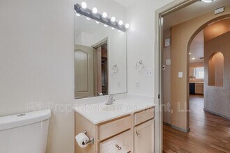 745 Valley Meadows Dr in Rio Rancho, NM - Building Photo - Building Photo