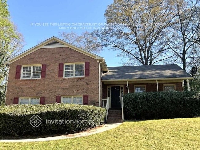 property at 1441 Albans Ct