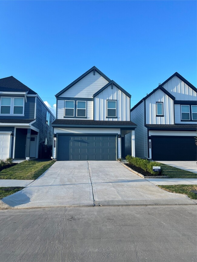 property at 2827 Lisburn Ter Ln
