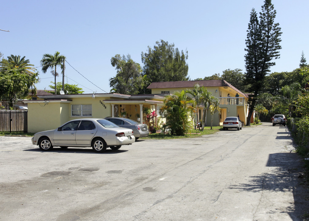 12135 NE 5th Ave in North Miami, FL - Building Photo