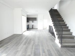 6002 Klump Ave in North Hollywood, CA - Building Photo - Interior Photo