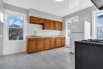 352 Orms St in Providence, RI - Building Photo - Building Photo