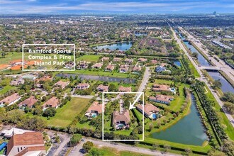 4455 Parkside Rd in Davie, FL - Building Photo - Building Photo