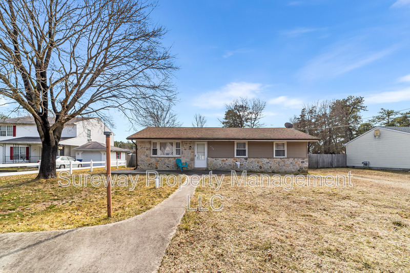 424 Chippewa Trail in Browns Mills, NJ - Building Photo