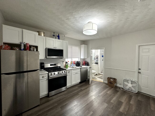 157 E Cottage St, Unit 1
