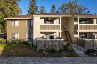 Mission Woods Condominiums in Ontario, CA - Building Photo - Building Photo
