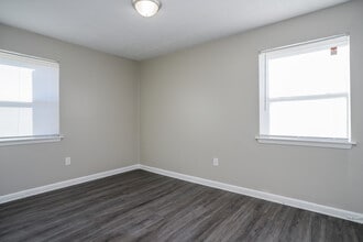 Briarcliff South in Jackson, MS - Building Photo - Interior Photo