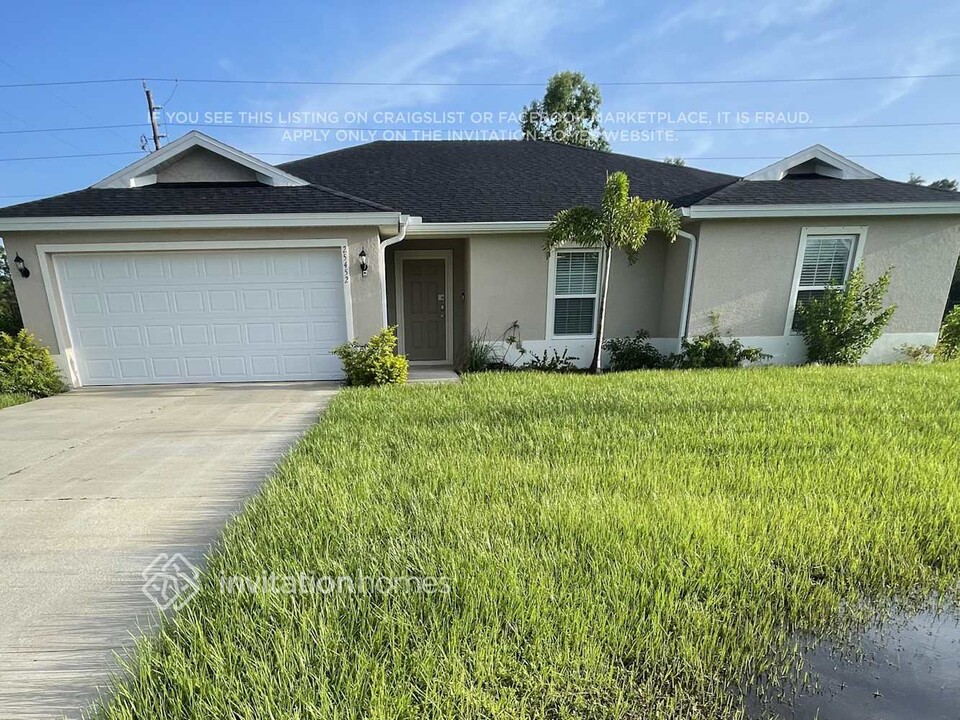 25452 Alicante Dr in Punta Gorda, FL - Building Photo