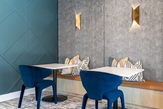 Momentum at First Creek in Denver, CO - Foto de edificio - Building Photo