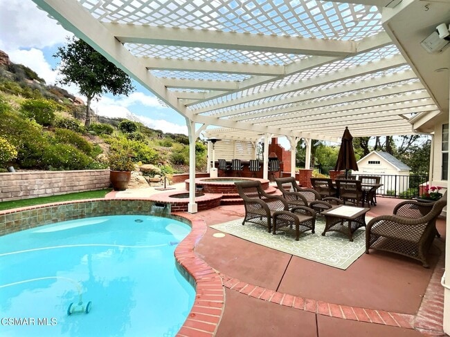 property at 5892 Indian Crest Cir