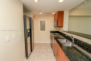 325 S Biscayne Blvd, Unit 1220 in Miami, FL - Building Photo