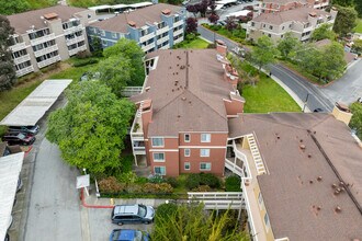 Saddleback in Daly City, CA - Foto de edificio - Building Photo