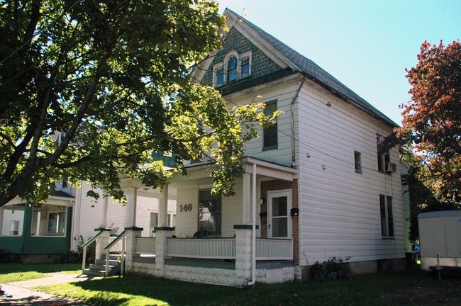 146 W Dorrance St in Kingston, PA - Foto de edificio - Building Photo