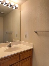 8916 Gemwood Way in Elk Grove, CA - Building Photo - Building Photo