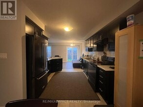 8 Cittadella Blvd in Hamilton, ON - Building Photo - Building Photo