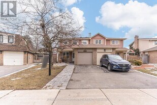 3025 Oslo Crescent in Mississauga, ON - Building Photo