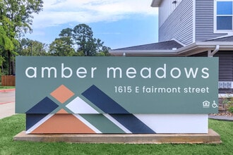 Amber Meadows in Longview, TX - Building Photo - Building Photo