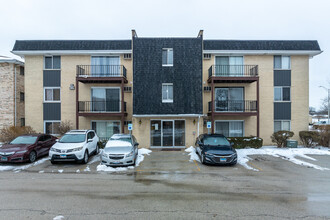 8860 Mobile Ave in Oak Lawn, IL - Foto de edificio - Building Photo