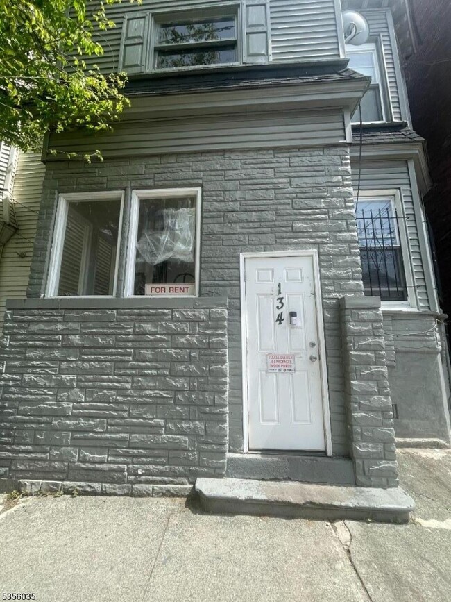 property at 134 S 7th St