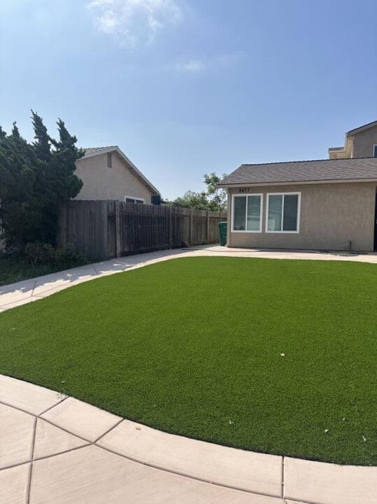 8477 Ivory Coast Dr in San Diego, CA - Building Photo