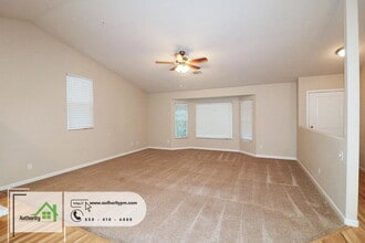 2381 Yellow Finch Way in Anderson, CA - Building Photo - Building Photo