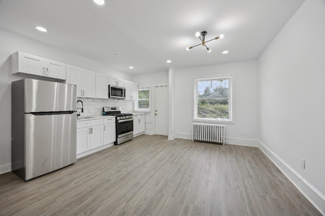 5818 Angora Terrace in Philadelphia, PA - Building Photo - Building Photo