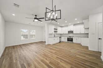 6206 Lyndhurst Dr in Houston, TX - Building Photo - Building Photo