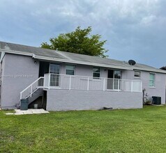 9771 SW 211th St in Cutler Bay, FL - Building Photo - Building Photo