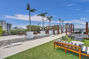 220 21st St in Miami Beach, FL - Building Photo