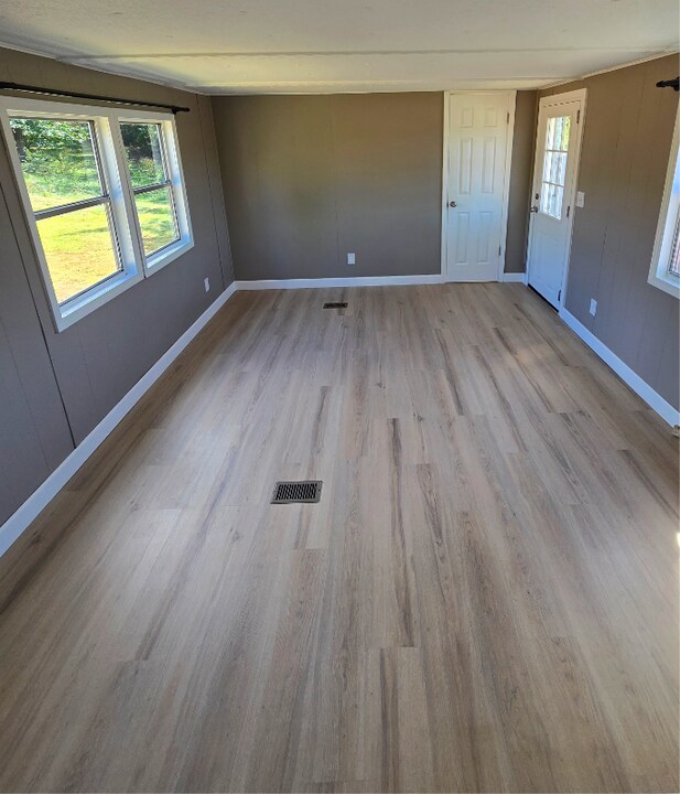 74 Haney Park in Greeneville, TN - Building Photo