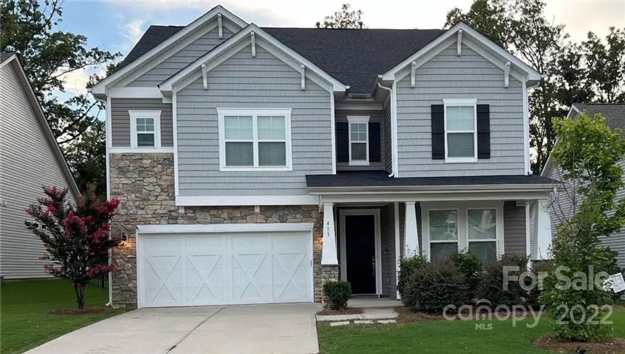 413 Hunton Forest Dr NW in Concord, NC - Foto de edificio