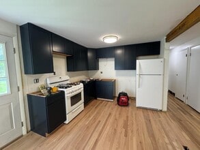 111 Treeview Dr in Moon Township, PA - Building Photo - Building Photo