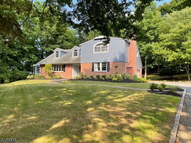 56 Grandview Pl in Caldwell, NJ - Building Photo