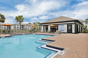 Pointe Grand Daytona in Daytona Beach, FL - Building Photo