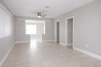 4812 Irvington Ave in Jacksonville, FL - Building Photo - Building Photo