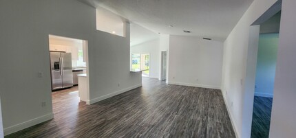 1835 38th Ln in Vero Beach, FL - Building Photo - Building Photo