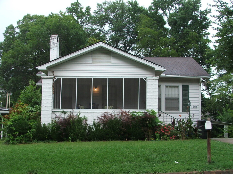 1614 Roseland Dr in Homewood, AL - Foto de edificio