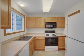 2965 Village Ct in Chanhassen, MN - Building Photo - Building Photo