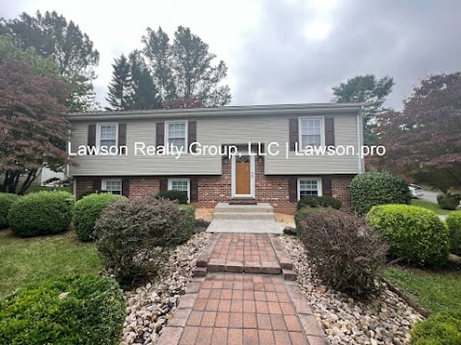 4160 Woodvale Dr