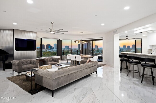 1040 E Osborn Rd in Phoenix, AZ - Building Photo - Building Photo